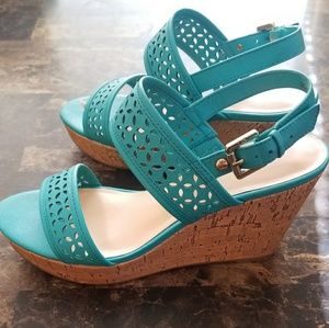 Very lovely Liz Clairborne women's wedges!